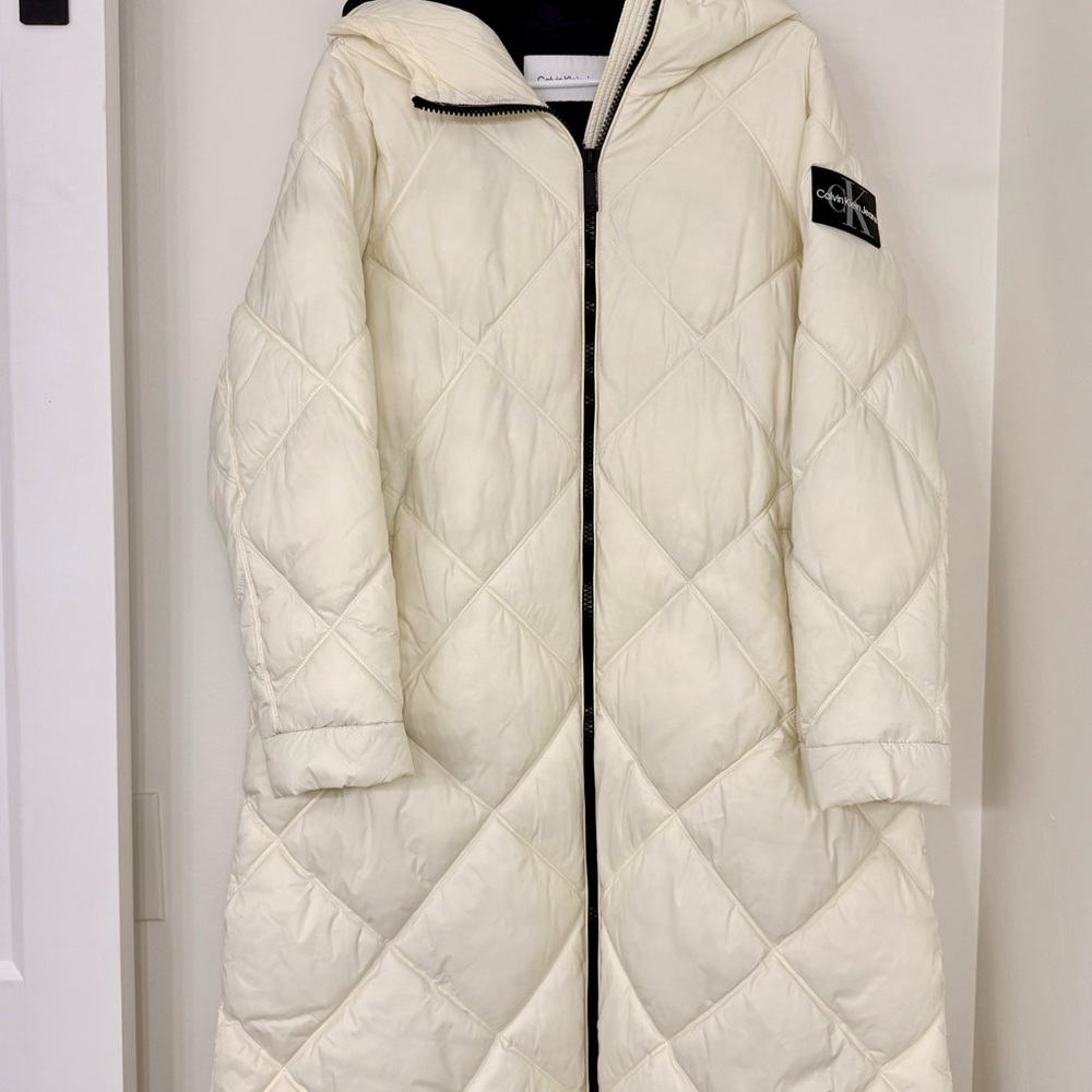 Calvin Klein Jeans Women’s Cire Drama Hooded Ivory Long Puffer Coat Size Medium